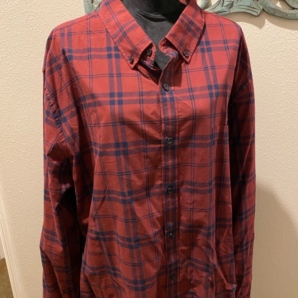 Men’s Goodfellow button up.